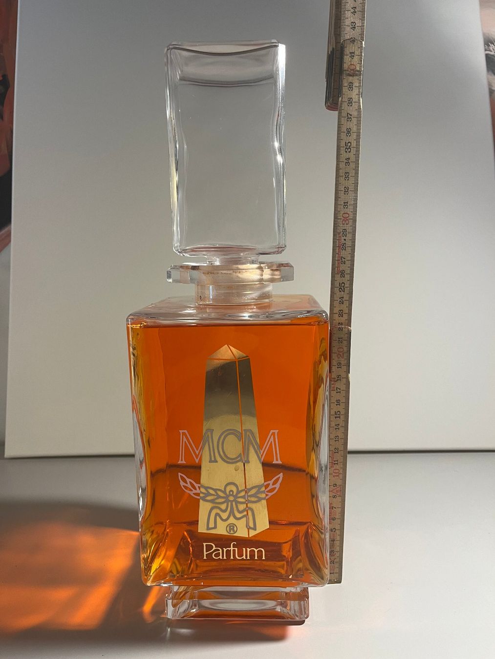 Mcm Flaconi: XXL Parfumflasche MCM 42cm – Usato da glattfelden venduto da kimiaxel 8