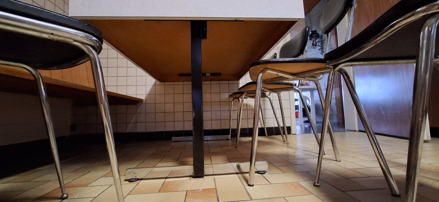 Set di tavolo e panche: table et chaises année 70 – Usato da Champagne venduto da Lamar0 3