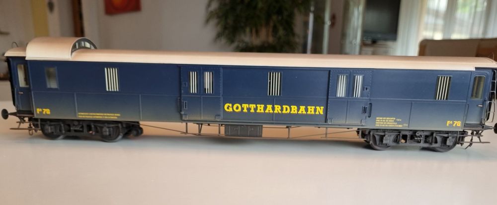 Model-Rail Gotthardbahn-Postwagen 1