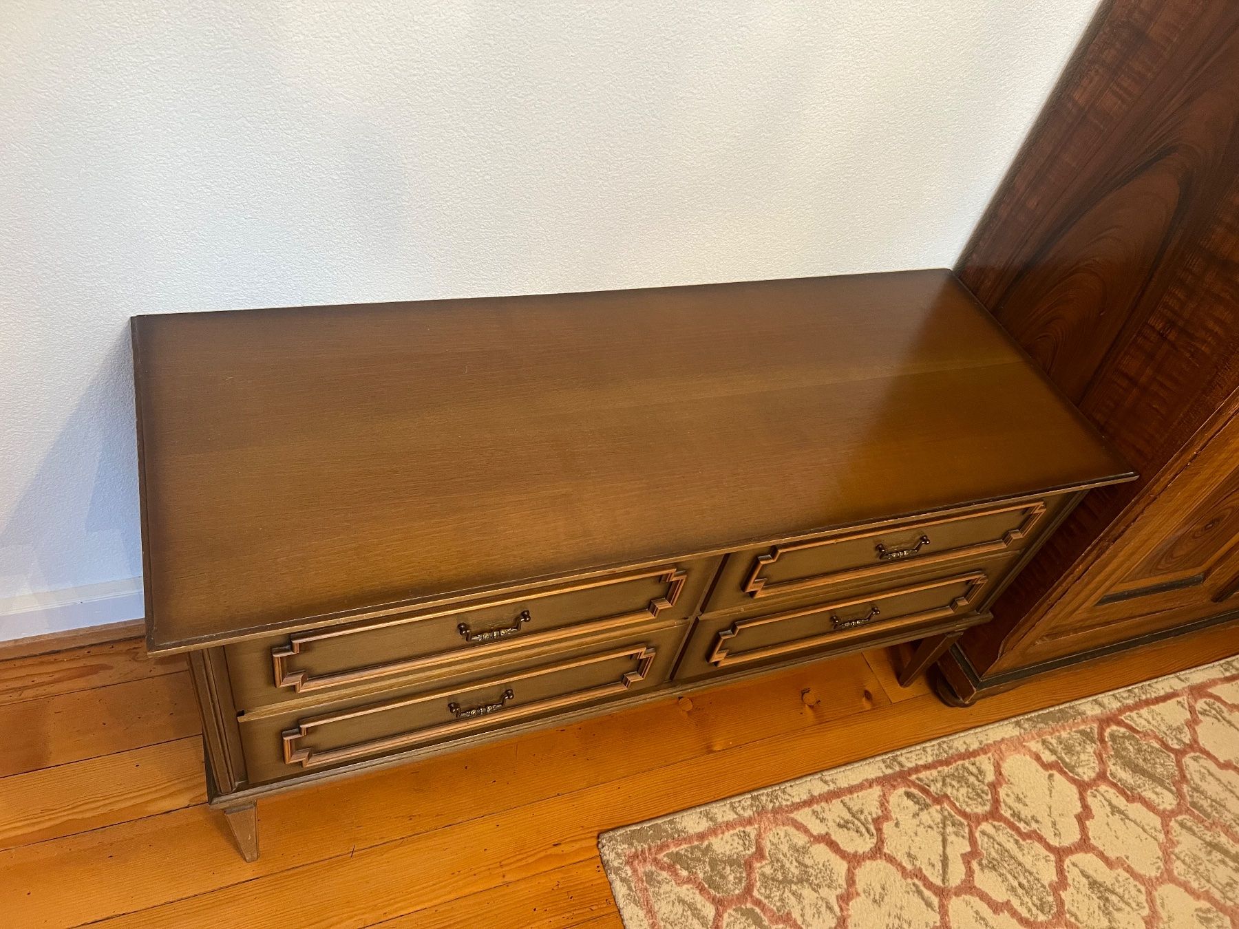 Kommoden: Klassische Holzkommode im eleganten Stil – Gebraucht aus Menziken von mad_2pvh 1