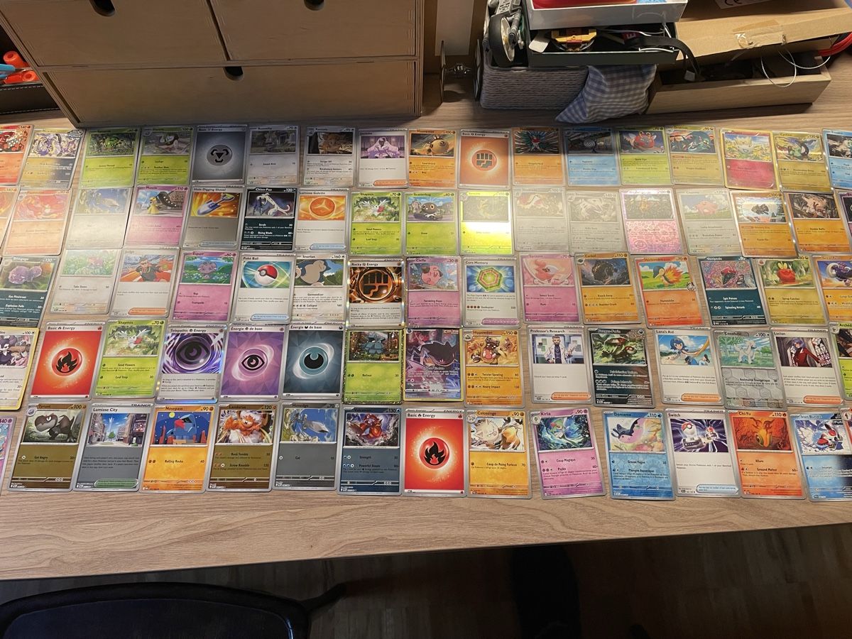 Pokémon Carte collezionabili: 100 cartes Pokémon!! – Usato da Rolle venduto da abbesses