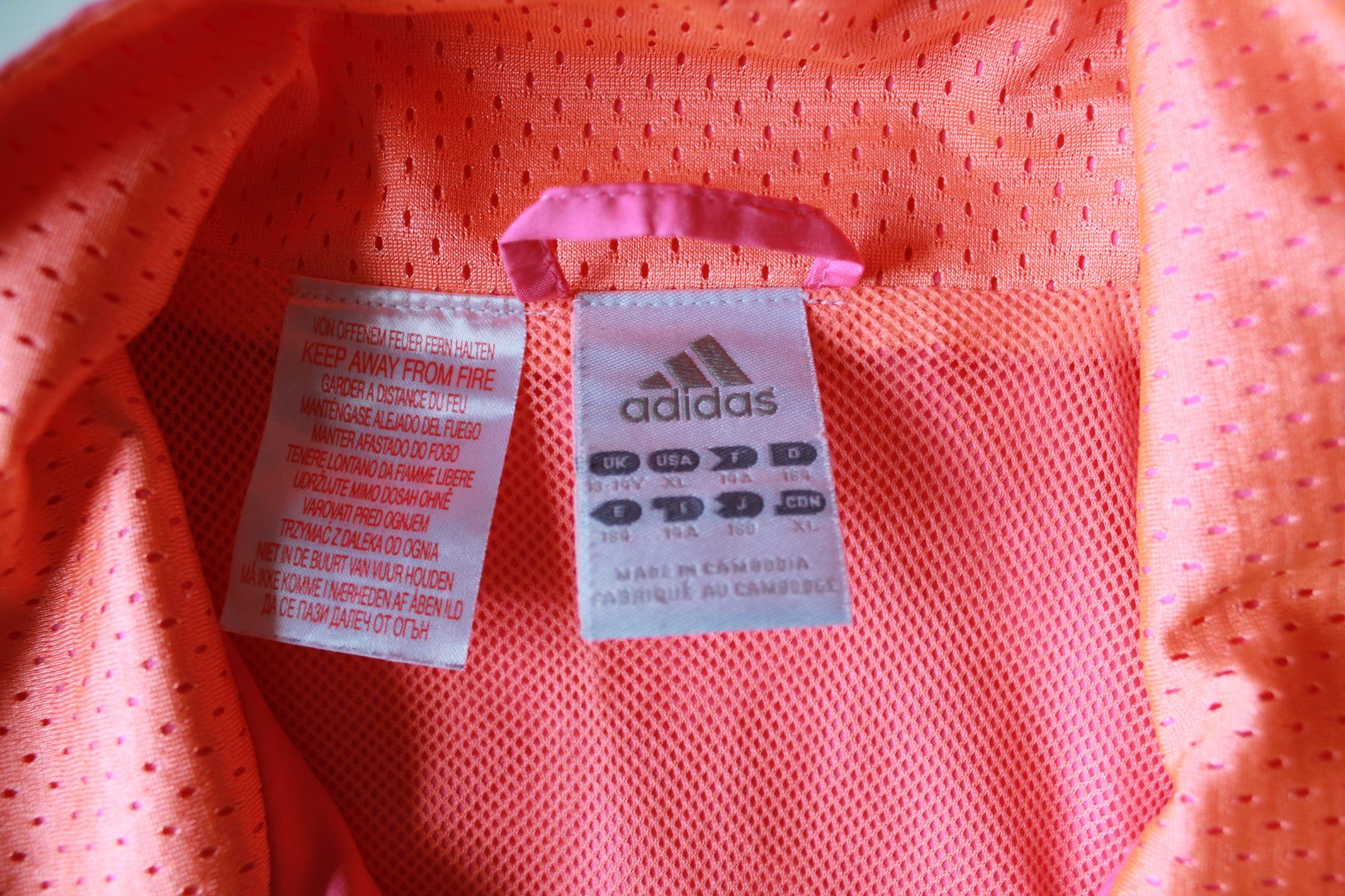 Adidas Giacche & Cappotti: Veste Adidas rose t.164 – Usato da Peseux venduto da Gilloss 4