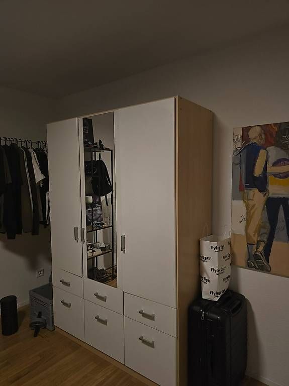 Armadi: Kleiderschrank mit Spiegeltüre zu verschenken – Usato da Schaffhausen venduto da Fabian.Leu 2