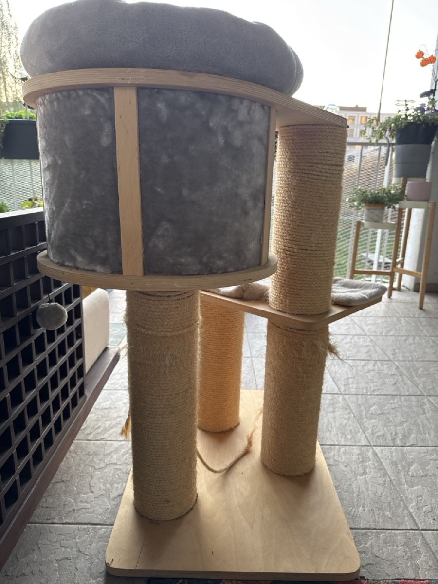 Tiragraffi: Katzenbaum 120cm hoch  – Usato da Zürich venduto da wue_7zcq 2