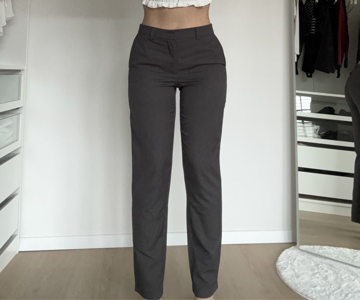 Pantaloni: Mid waist straight hose - grau – Usato da Neerach venduto da irasan
