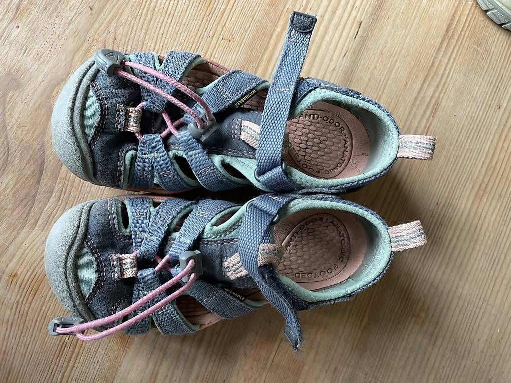 Scarpe per ragazzi: Keen Trekking Sandalen Gr. 30 – Usato da Basel venduto da Tulipana_Miao