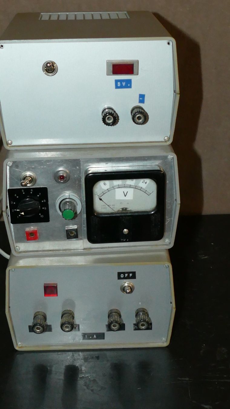 Componenti elettronici: TOUT pour le bricoleur en électronique – Usato da Jouxtens-Mézery venduto da bill4752 1