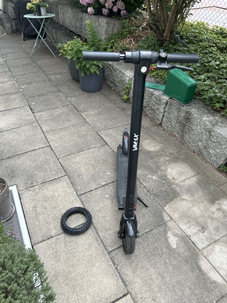VMAX Kickboard: V max Escooter – D'occasion à Bülach par sev_fc6f