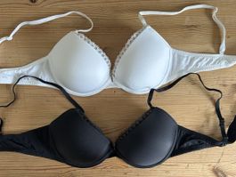2 BHs in Schwarz und Weiss, Grösse 70A/70B, H&M, mit Spitzen
