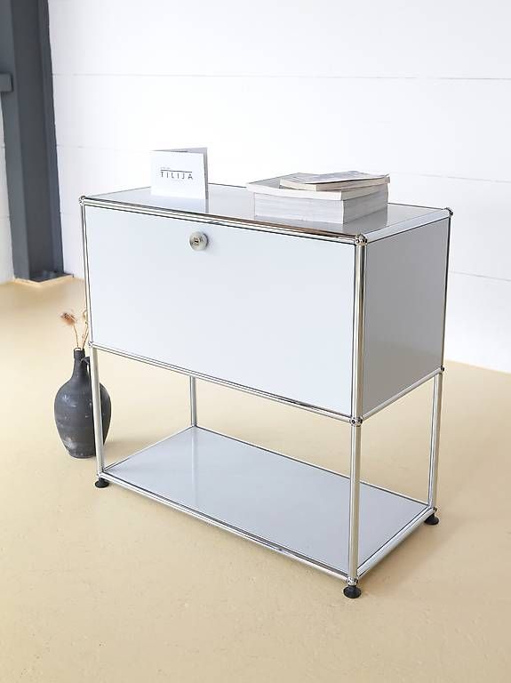 Regale: USM Sideboard in Lichtgrau – Gebraucht aus Meinisberg von atelier_TILIJA