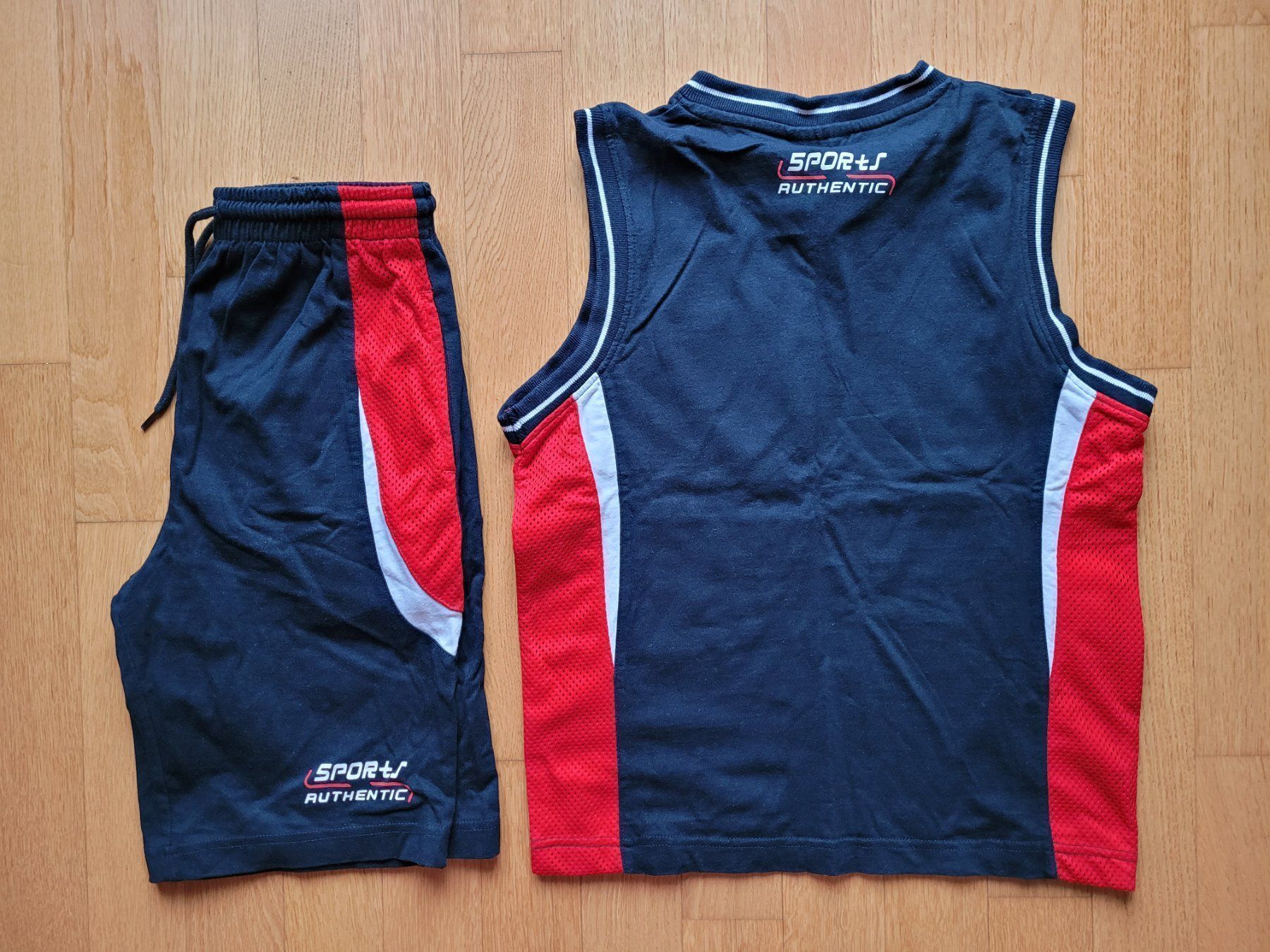 Lotti & Set di vestiti: Ensemble de sport – Usato da Biel/Bienne venduto da Leila32 1