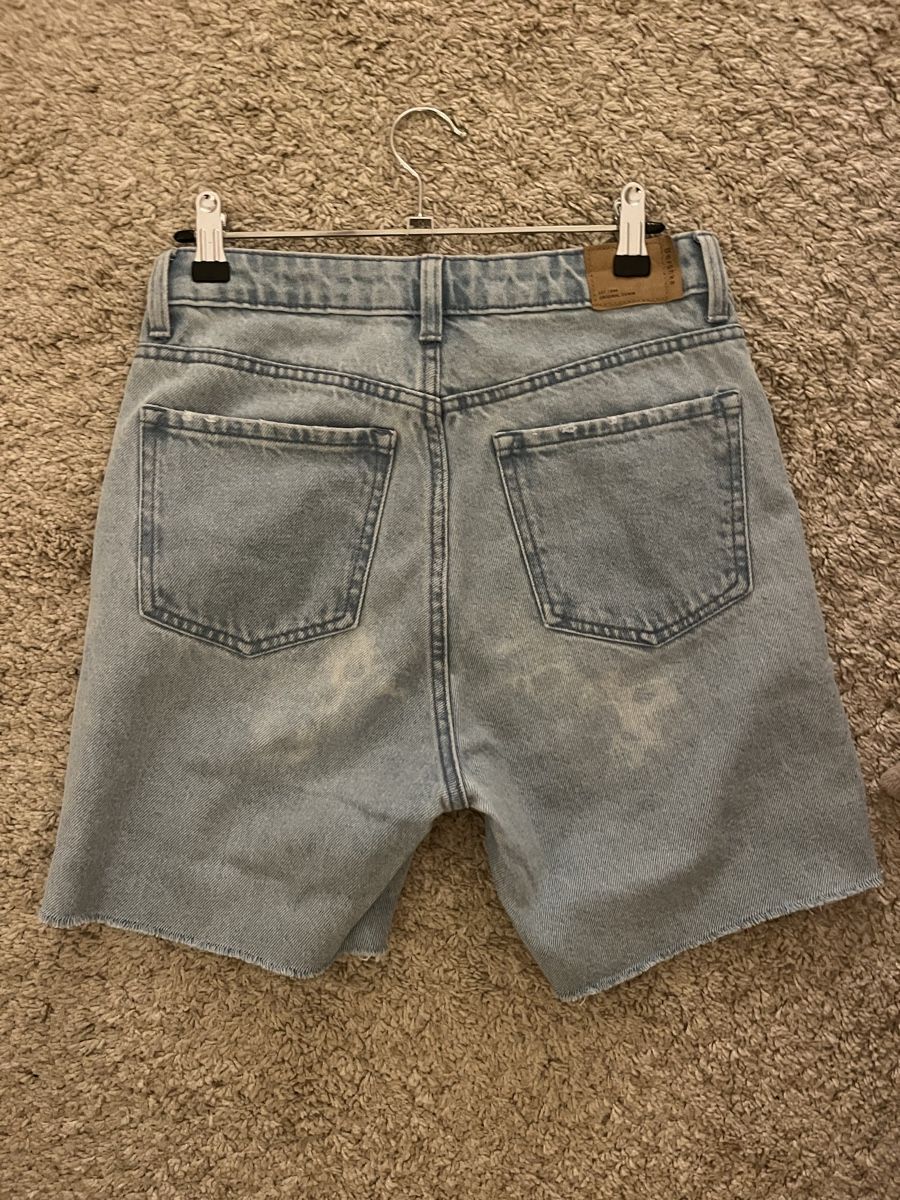 Bershka Pantaloni: Short jeans – Usato da Neuchâtel venduto da Ariane_vn00 1