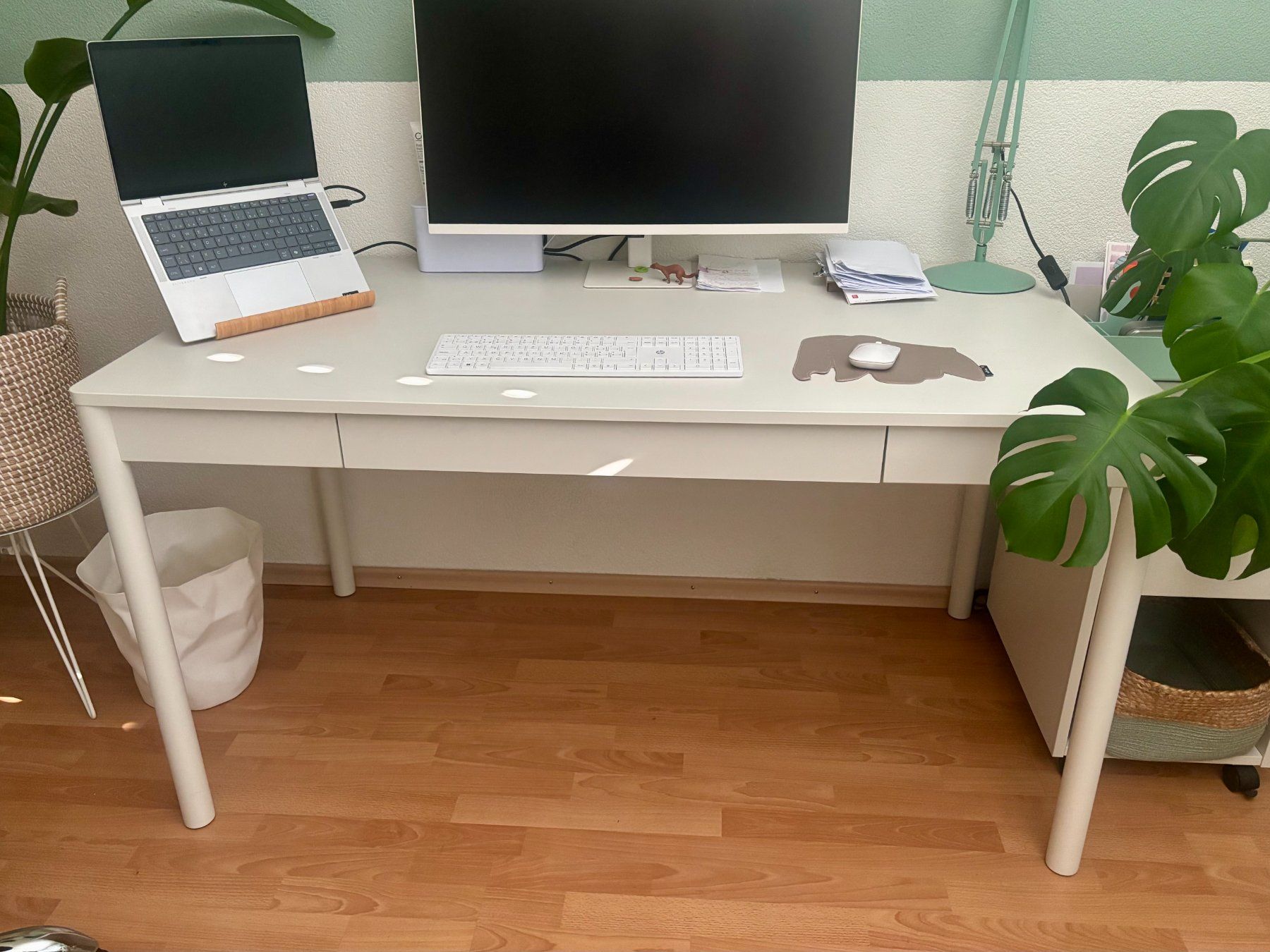 Ikea Schreibtische: Schreibtisch im skandinavischen Design – Gebraucht aus Zürich von Jsuter1