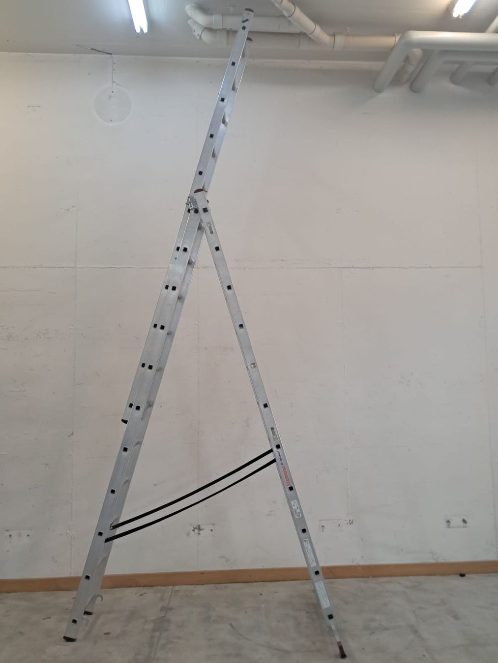 Echelles: 3-teilige Leiter Aluminium Multifunktionsleiter, Bockleiter – D'occasion à Zürich par Lia107 3