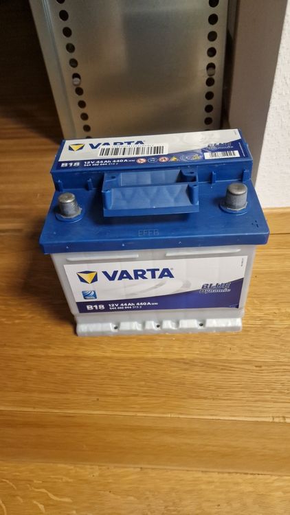 https://img.ricardostatic.ch/images/c8e8a80d-5c79-43be-9ad2-9725925d973a/t_1000x750/autobatterie-varta-b18-12v-44ah-440a