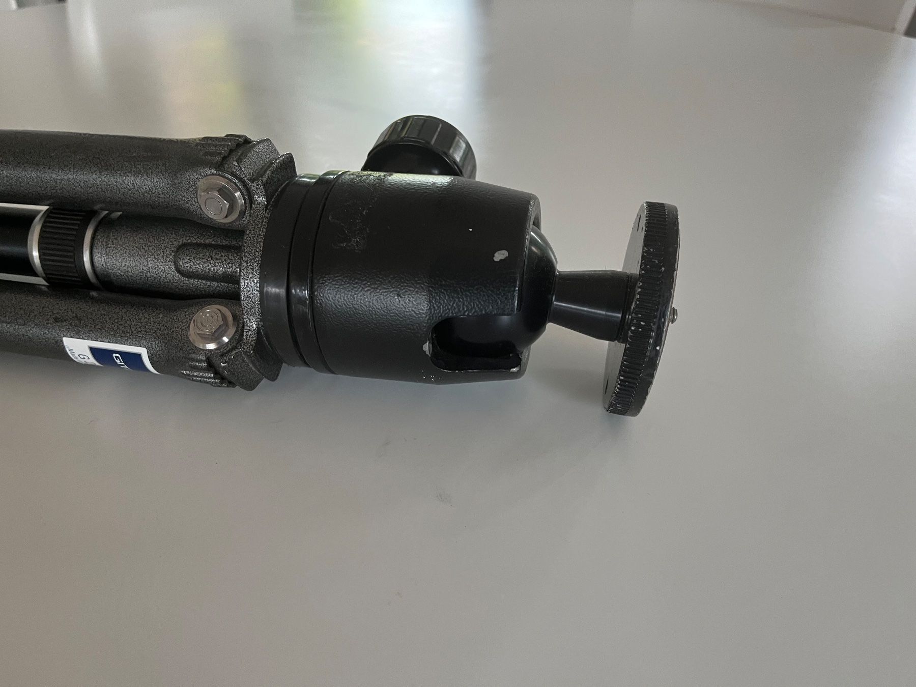 Gitzo Treppiedi & Teste: Gitzo Gilux Reporter Stativ G201 – Usato da Salenstein venduto da kar_qx2p 4