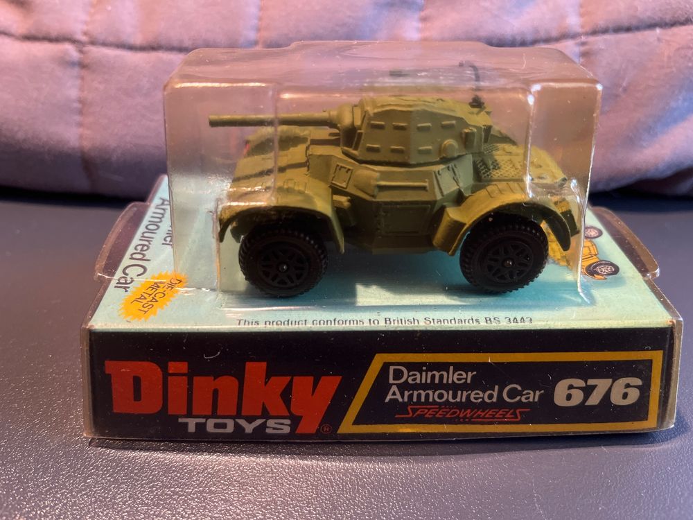 dinky toys, Automitrailleuse DAIMLER FRANCAISE reference militaire 676