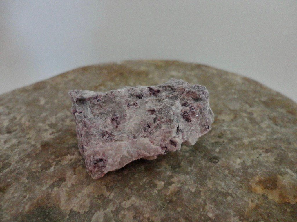 Minerali & Pietre curative: Lepidolith roh Heilstein – Nuovo (secondo la descrizione) da Biberist venduto da Steine