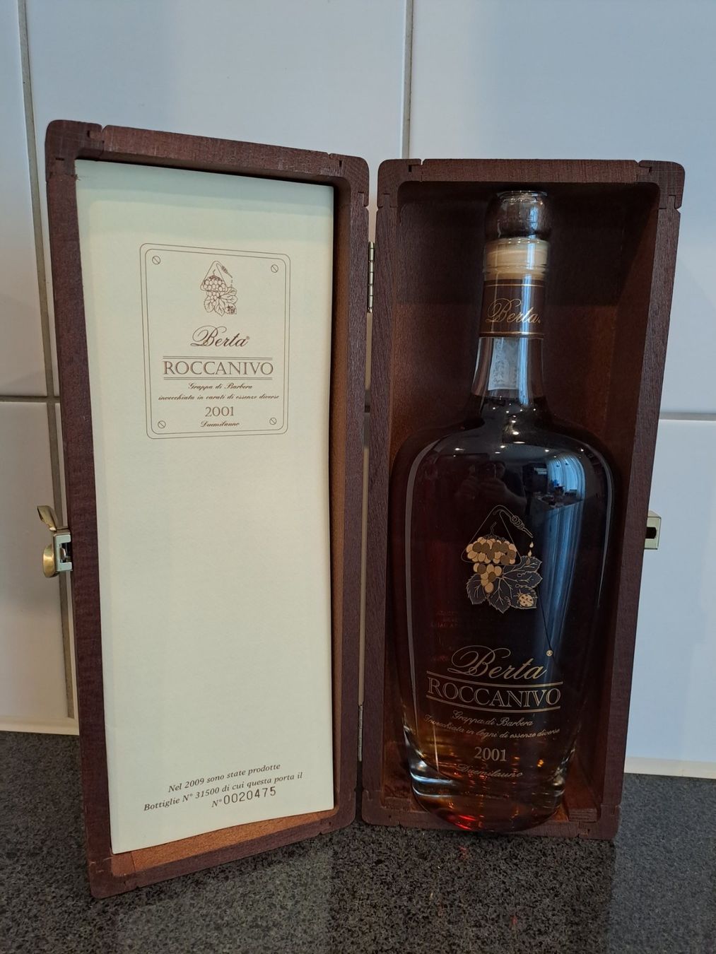 Berta Bevande alcoliche: Berta Grappa Roccanivo 2001 mit OHK – Nuovo e nell'imballaggio originale da Elsau venduto da Kellerraeumung