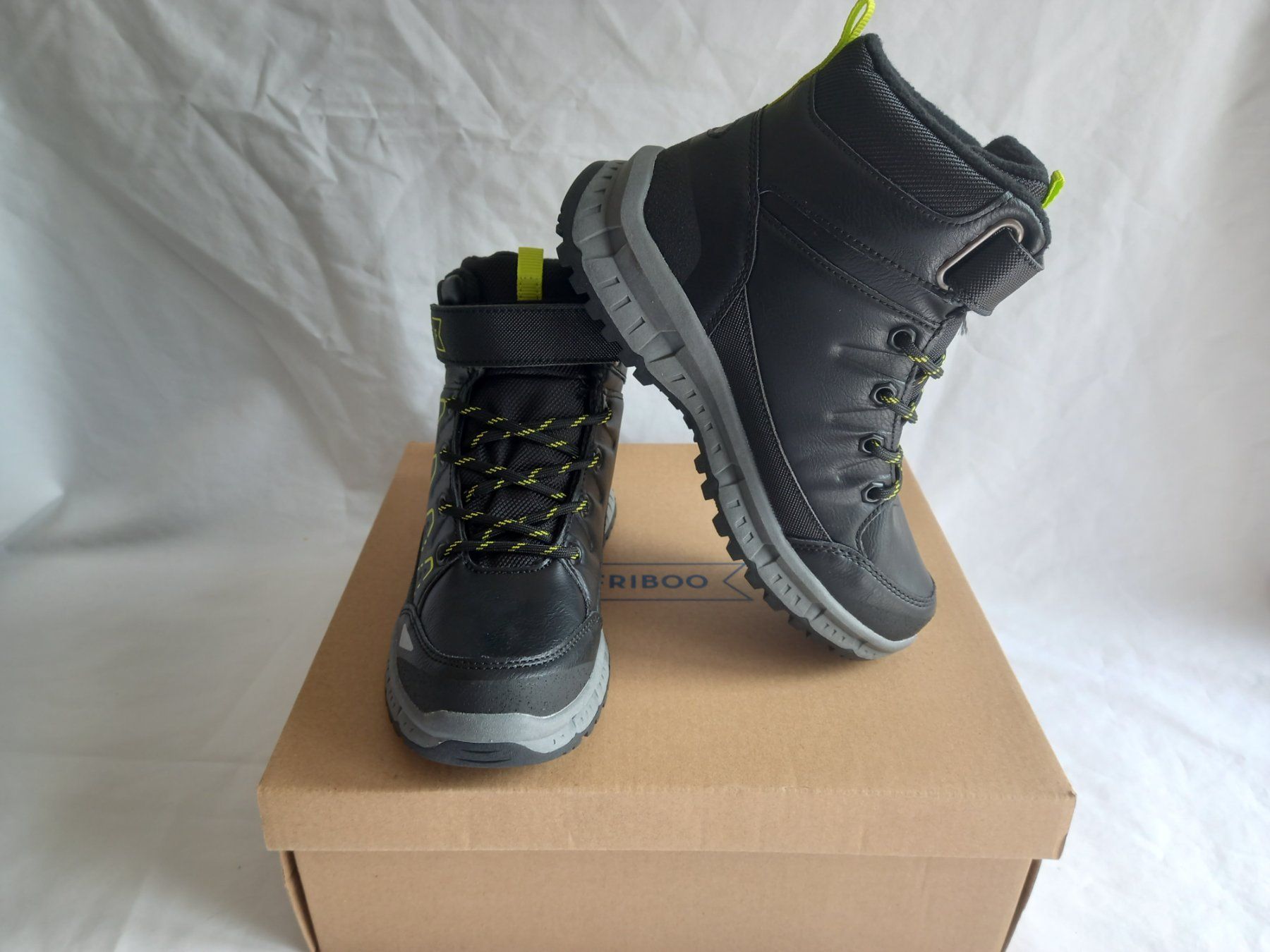 Schuhe für Jungen: Friboo Schnürschuhe Schwarz Gr.32 Neu mit Klett – Neu (gemäss Beschreibung) aus Schweizersholz von freyle1