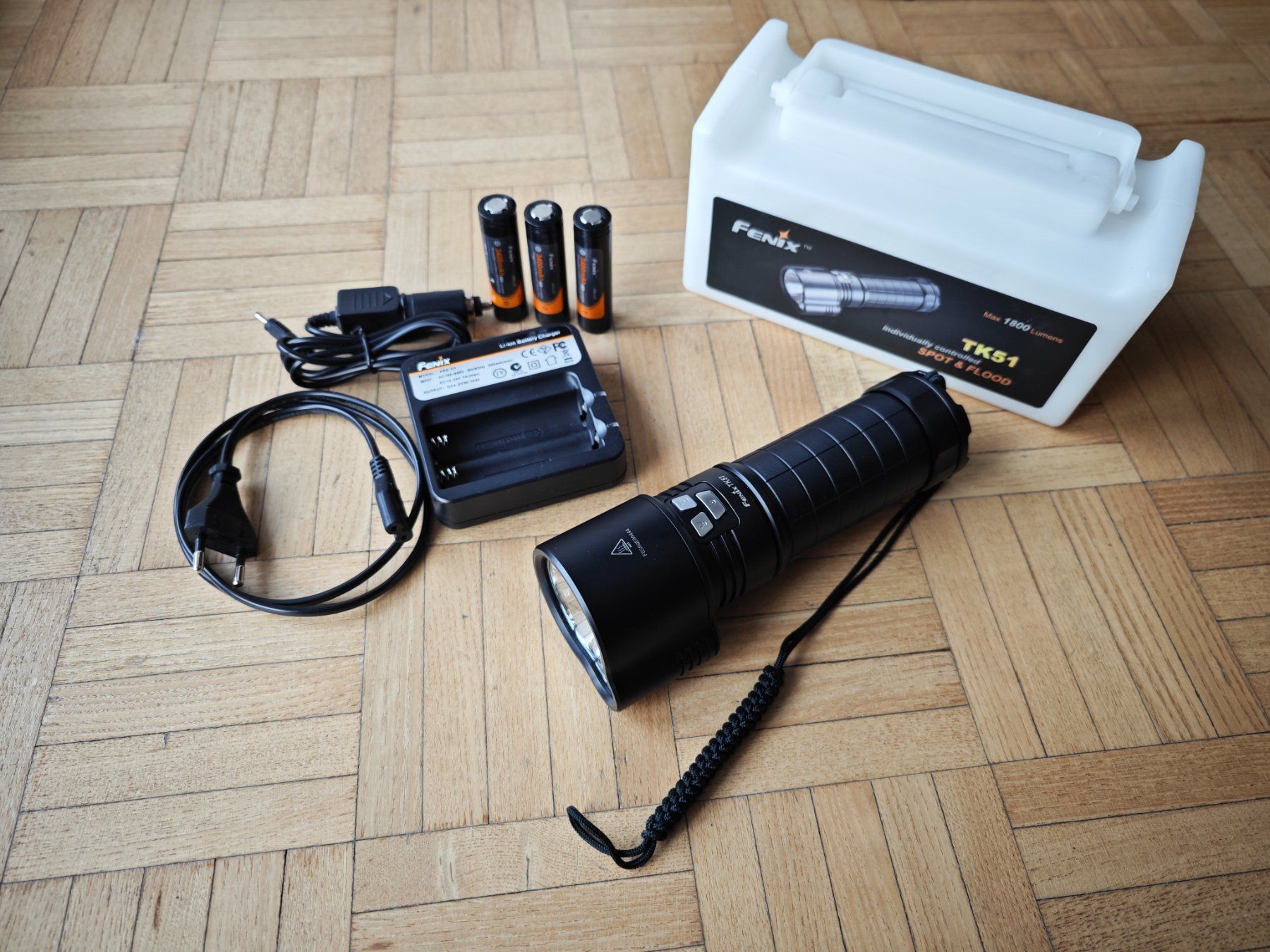 Fenix Lampade: Fenix Tk51 LED Taschenlampe – Usato da Eglisau venduto da zti_96kb