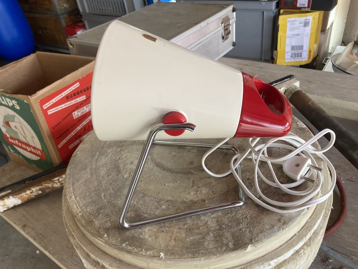 Lampade: INFRAROT LAMPE MID CENTURY DESIGN – Usato da Bottmingen venduto da Surubi