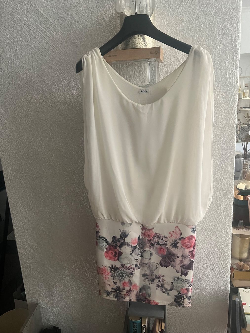 Pimkie Vestiti: SommerKleid weiss/bunt Grösse S – Usato da Bern venduto da kaeffy