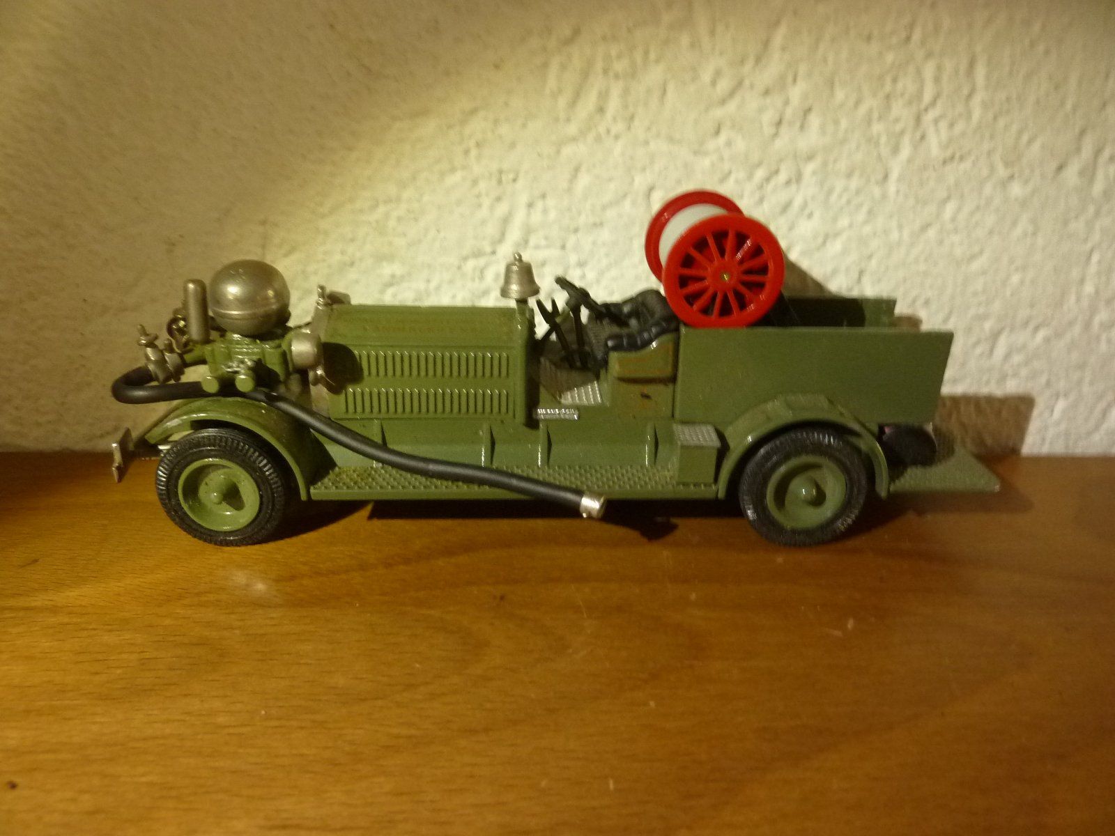 Maquette De Camion De Pompiers Ahrens-Fox Par Ashton Models – Vert Vintage, échelle 1:43