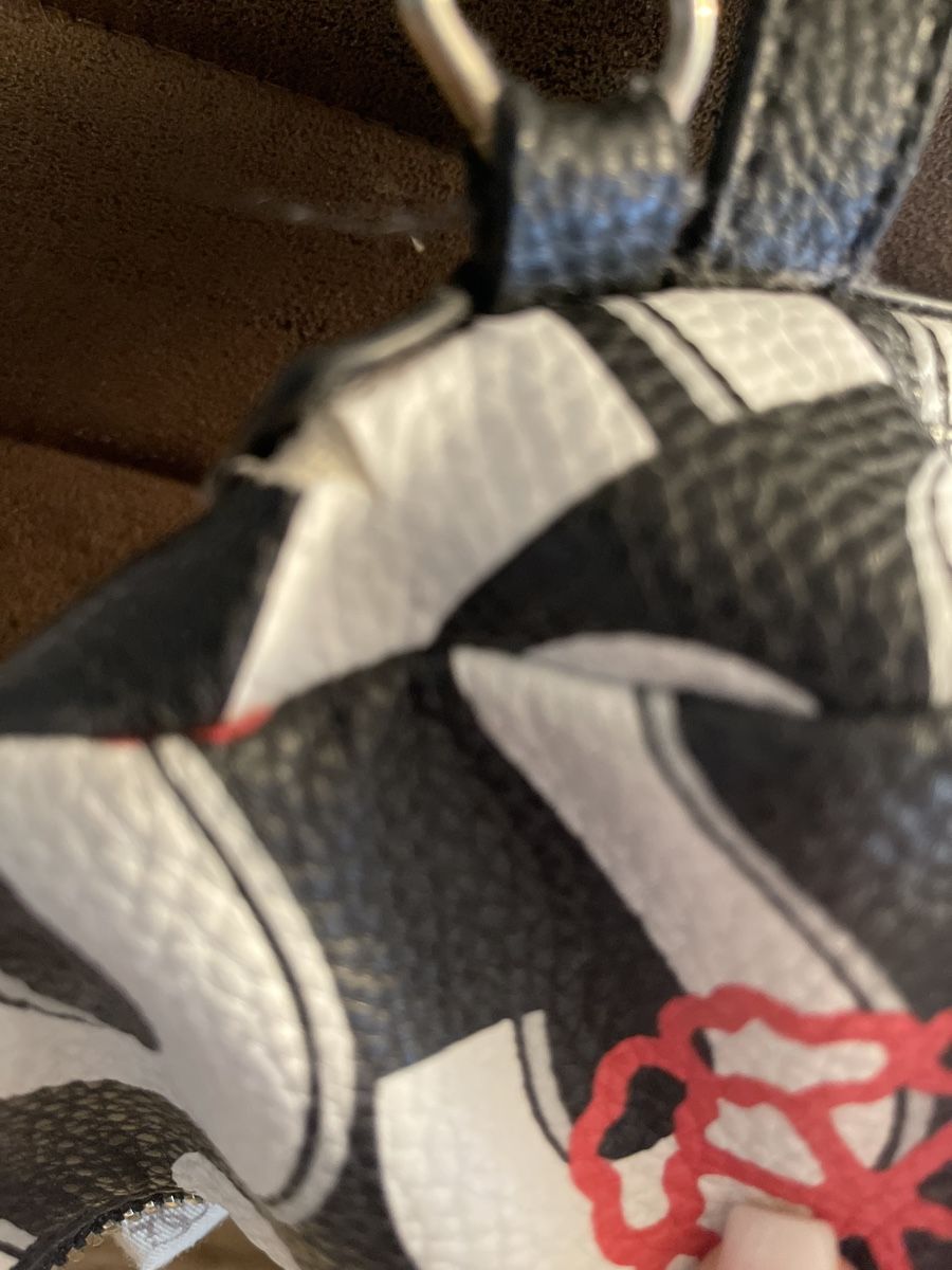 Guess Zaini: Guess Rucksack – Usato da Bülach venduto da Mimpf 3