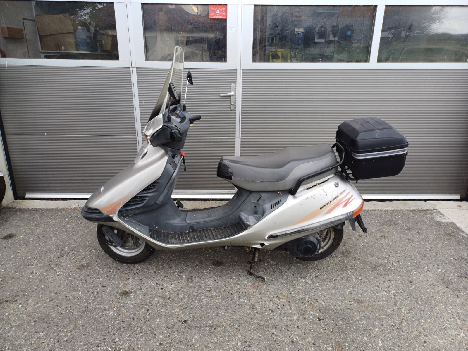 Honda Scooters: Honda Spacy 125 für Schrauber oder Export – Defekt aus Mettendorf TG von Debrunner-Motosport 5