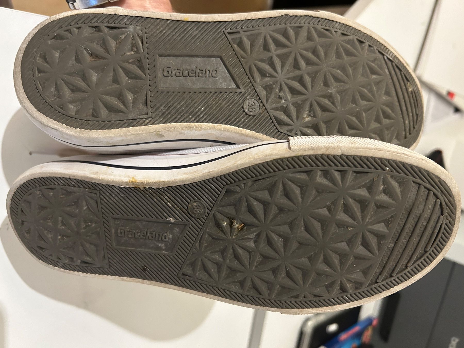 Scarpe da uomo: Weisse Chucks Graceland Gr. 36, Turnschuhe – Usato da Guntershausen venduto da Gloominati 4