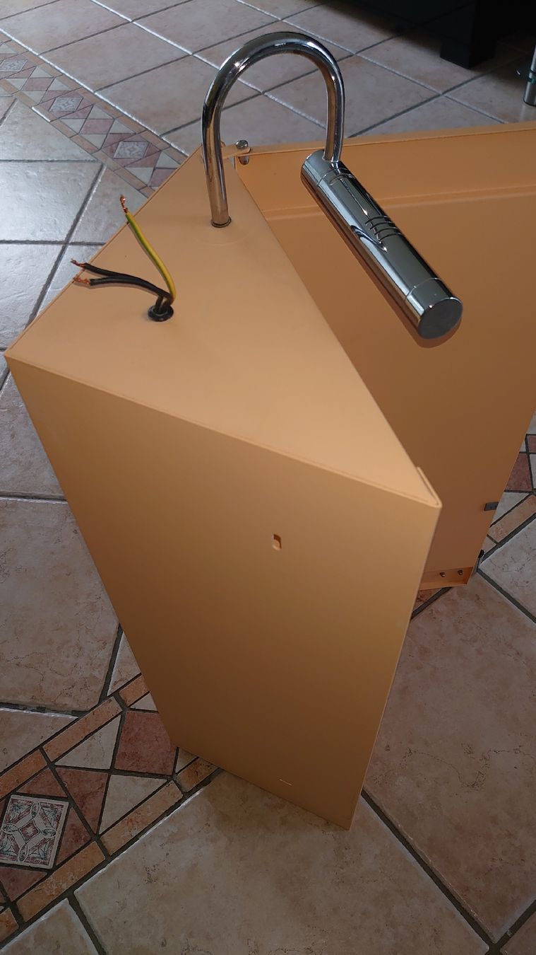 Armadietti a specchio: Eck-Spiegelschrank Badezimmer mit Beleuchtung – Usato da Pfäffikon SZ venduto da Wild0 5