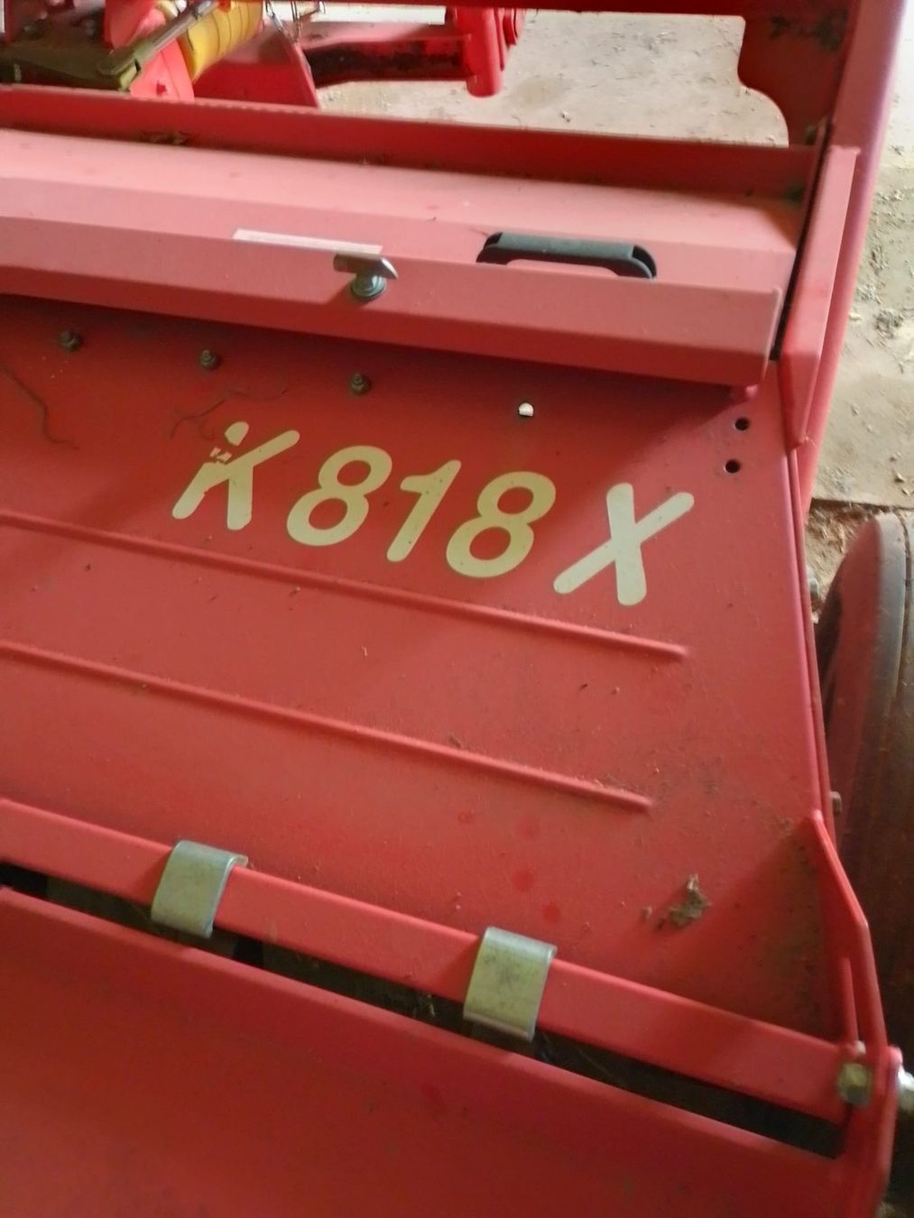 Tutte le macchine: Éclateur Kurmann K818X – Usato da Le Crêt-près-Semsales venduto da himbo1 2