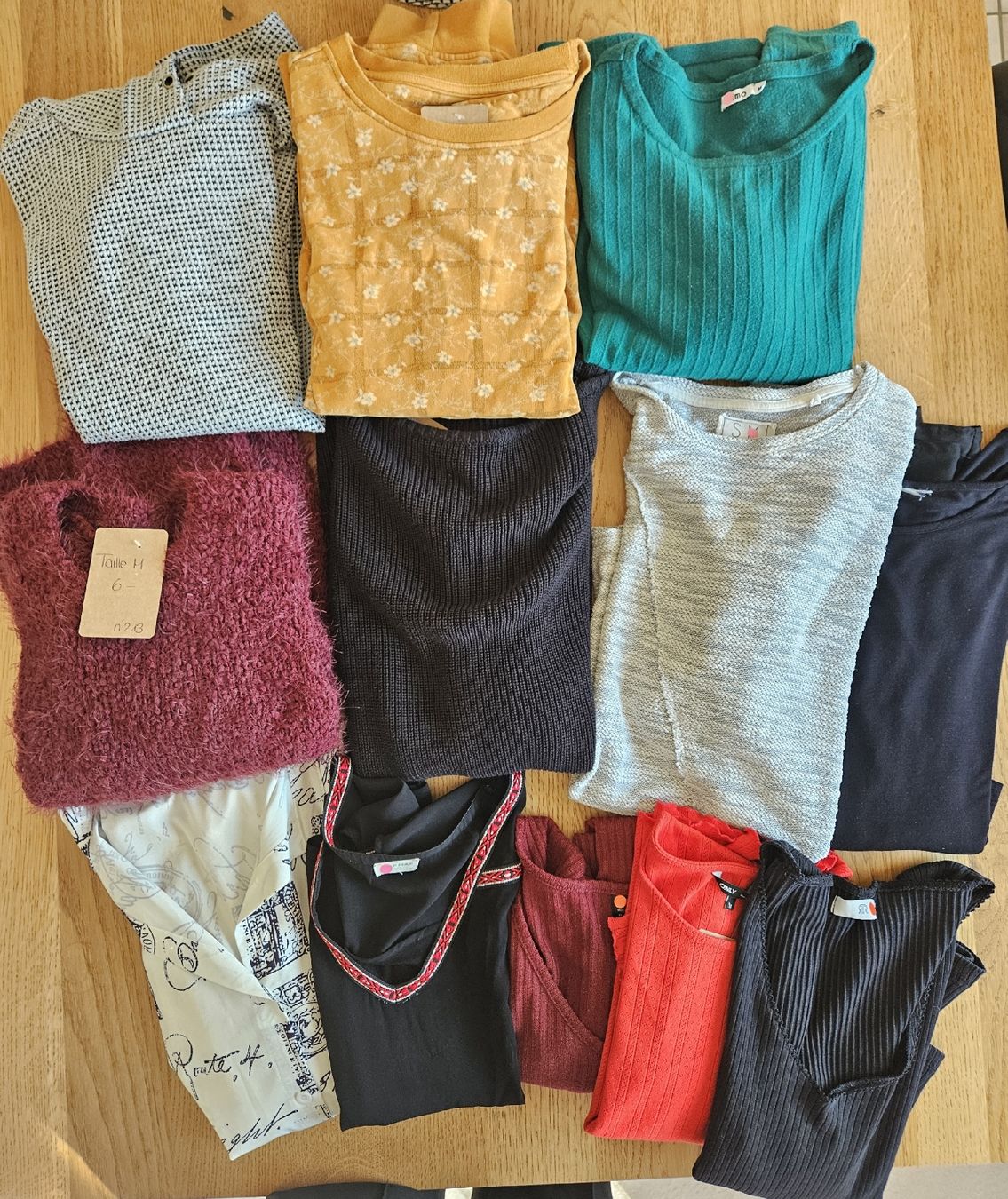 Lots de vêtements: lot taille M – D'occasion à Vétroz par sas_yln5