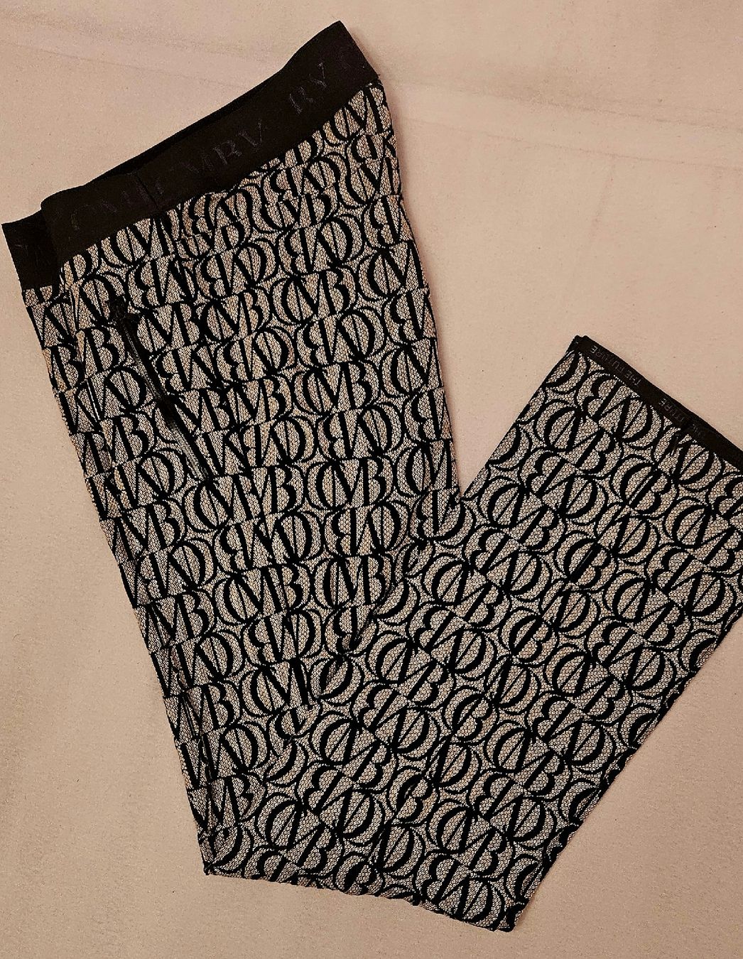 Cambio Pantaloni: Cambio 36 – Usato da Dübendorf venduto da mutti66 2