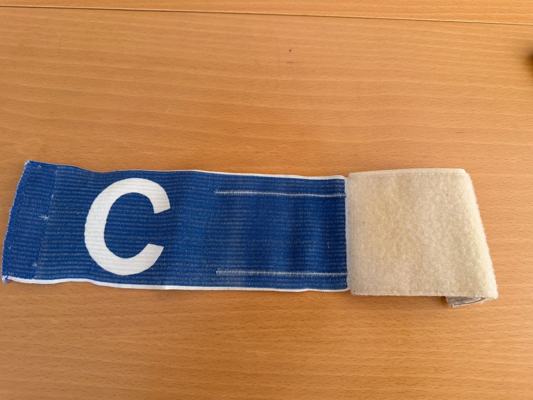 Nastri decorativi: Fussball Retro Look Captain Binde blau mit grossen C – Usato da Nussbaumen AG venduto da HelenaDavid1910 2