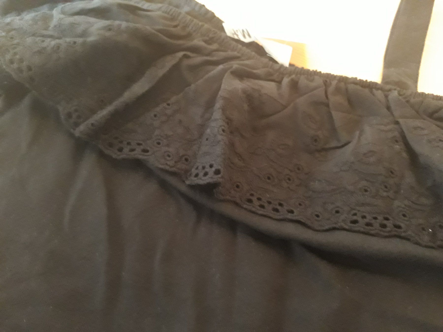 H&M T-shirt: NEUES schwarzes Sommer-Shirt – Nuovo e nell'imballaggio originale da Basel venduto da mon_7m8h 2