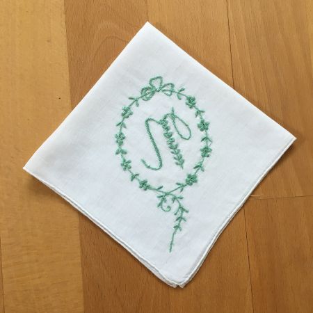 Taschentuch mit Stickmuster   grün / weiss  Mouchoir