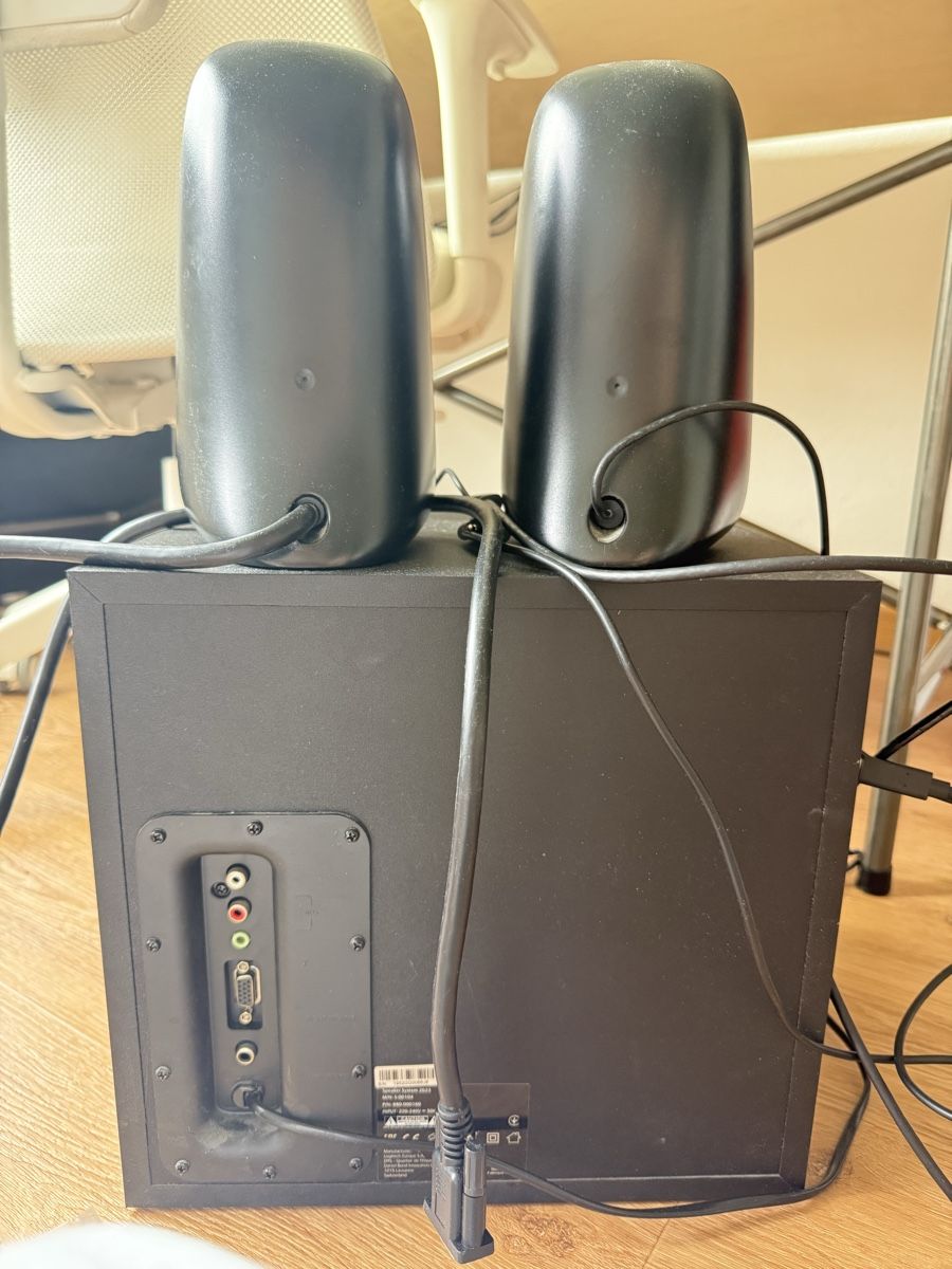 Logitech Casse acustiche: Logitech Z623 Lautsprecher mit Subwoofer schwarz – Usato da Zürich venduto da anipet96 1