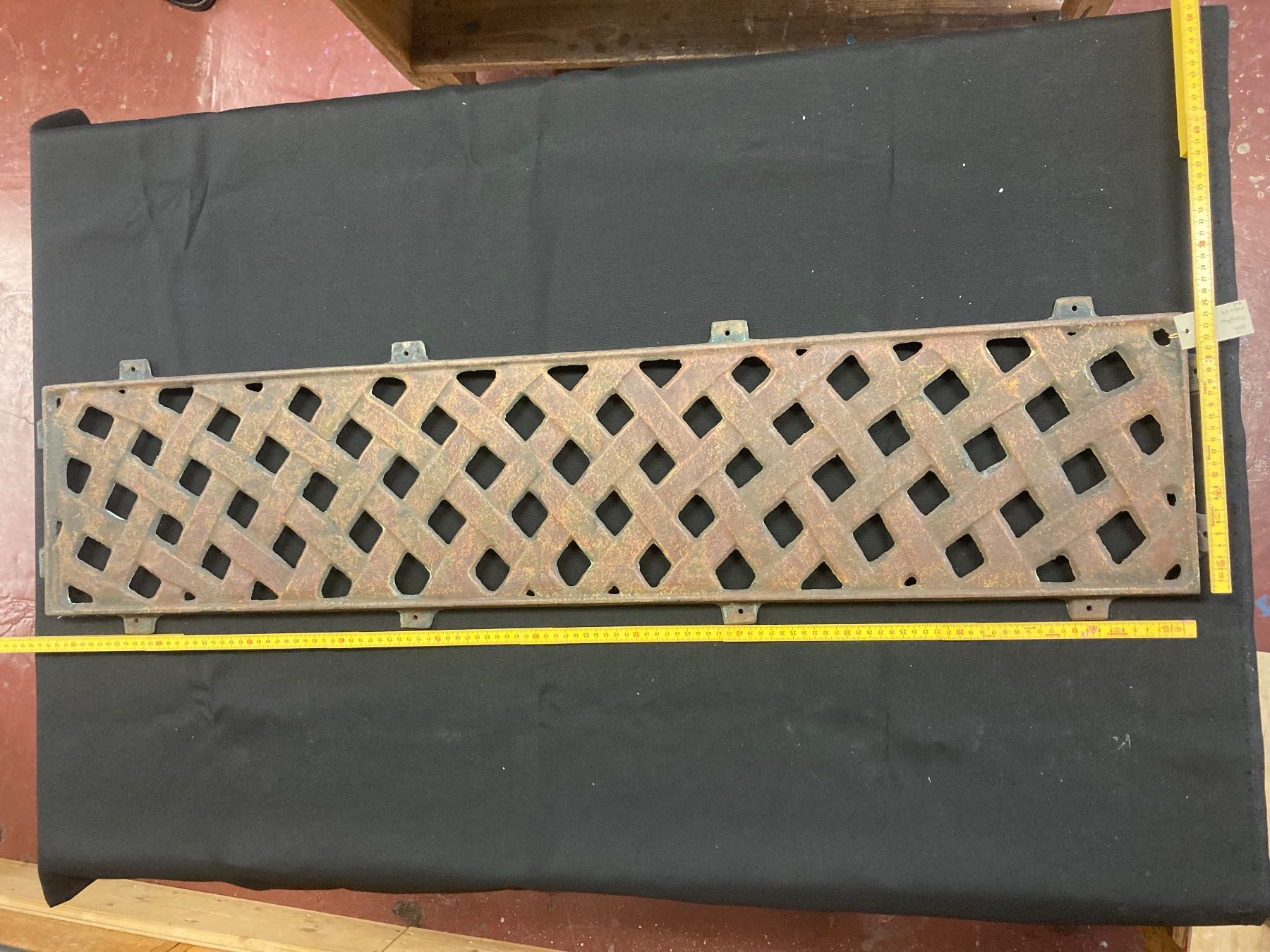 Griglie e Inferriate: Antikes Gitter – Usato da Grosswangen venduto da arum01