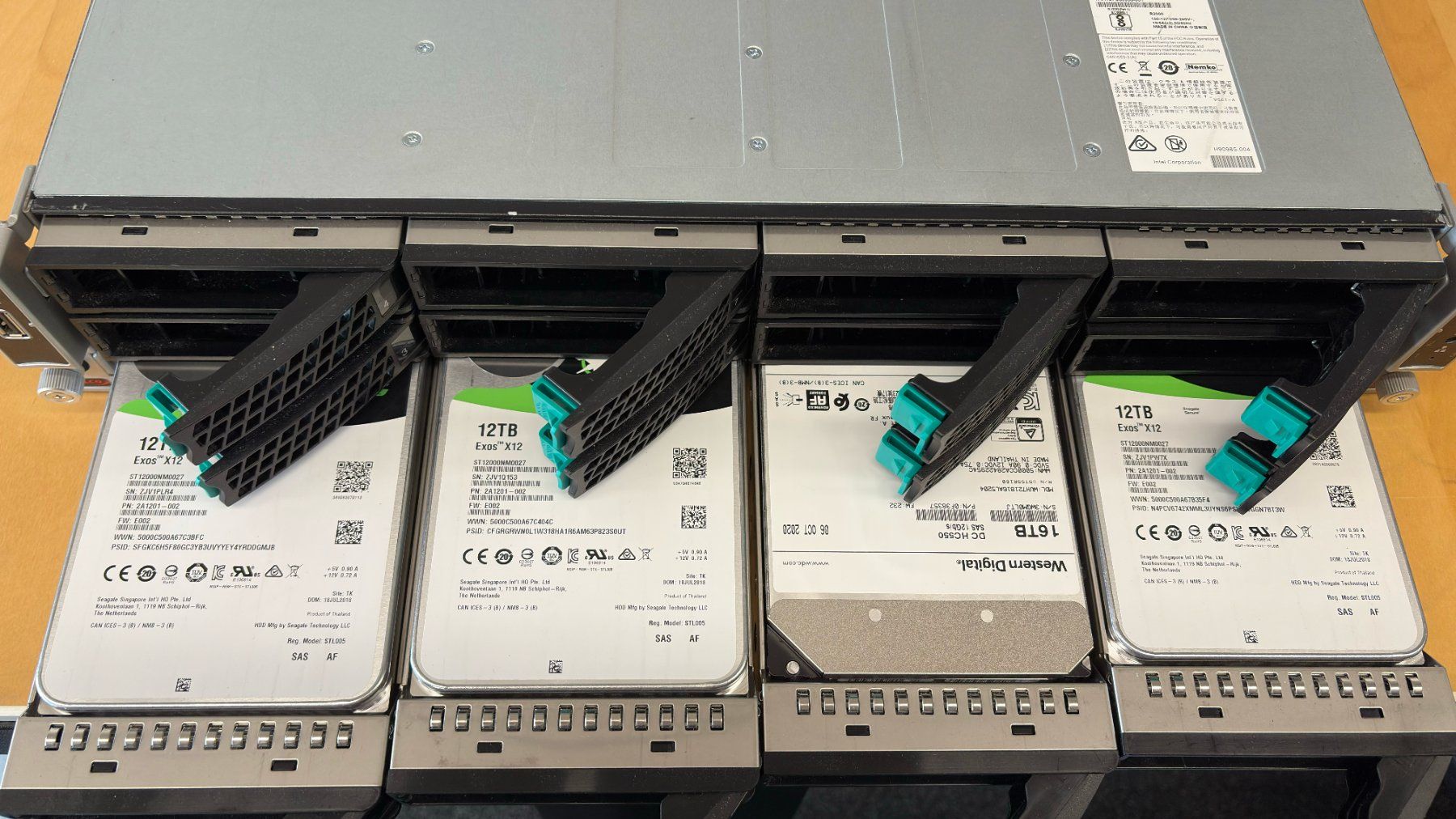 Intel Server: Intel Rackserver Xeon E5 v4, 128GB RAM (3/3) – Gebraucht aus Volketswil von appmac67 3