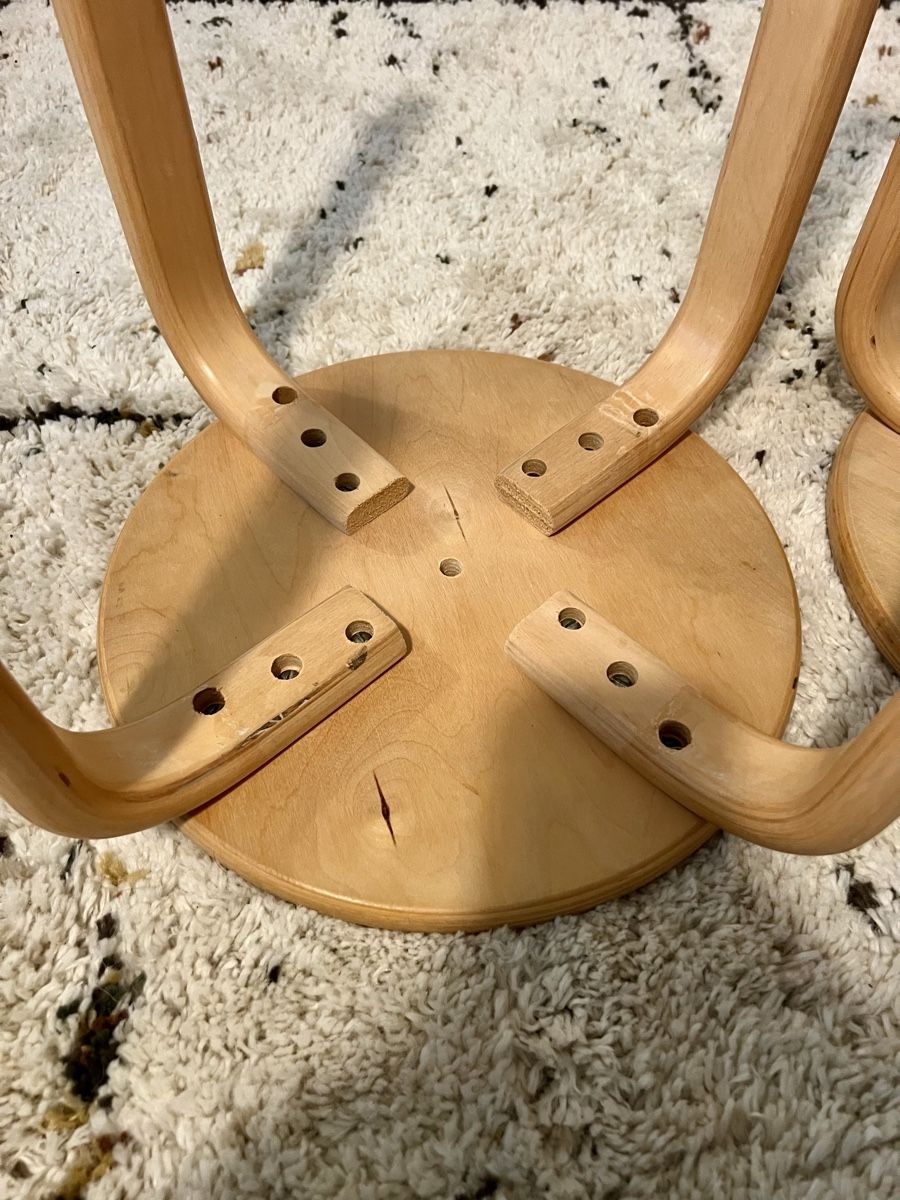 Hocker: 2 Stück Vintage 80er Holzhocker  Taburett – Gebraucht aus Hunzenschwil von Madachica 5
