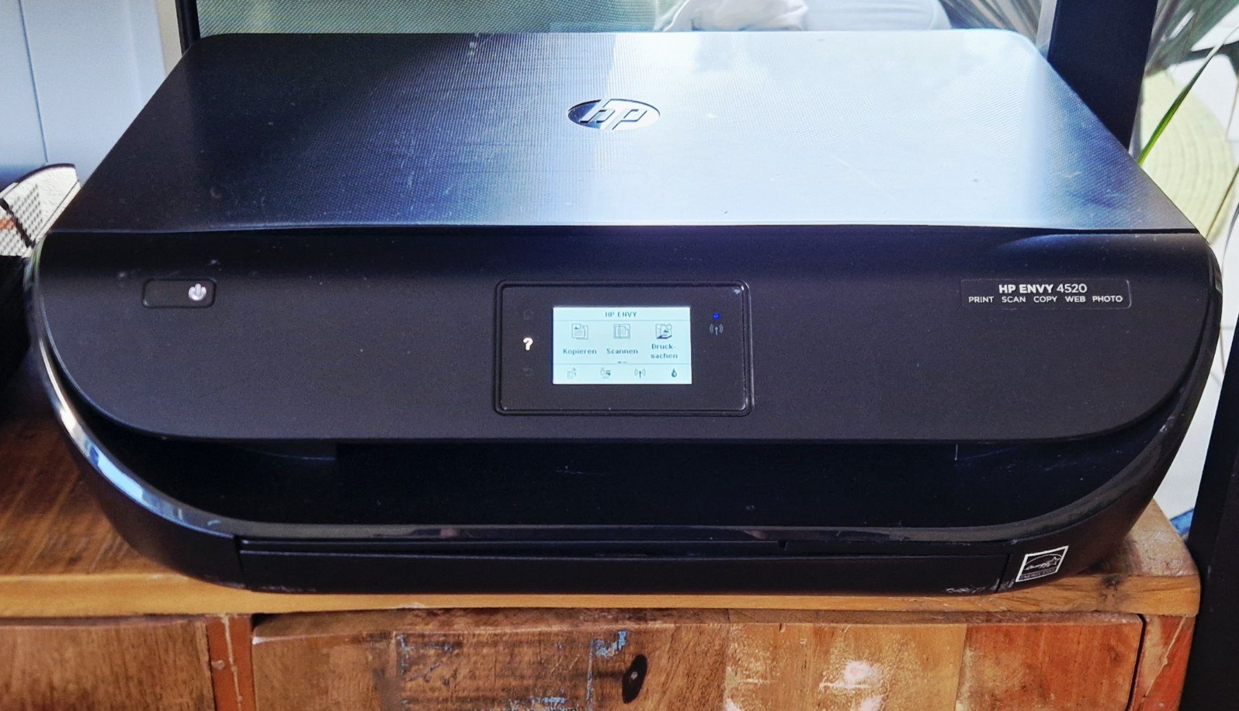 Hewlett Packard Stampanti: Drucker (HP ENVY 4520) mit Farbpatronen – Usato da Bern venduto da Lu.Ma