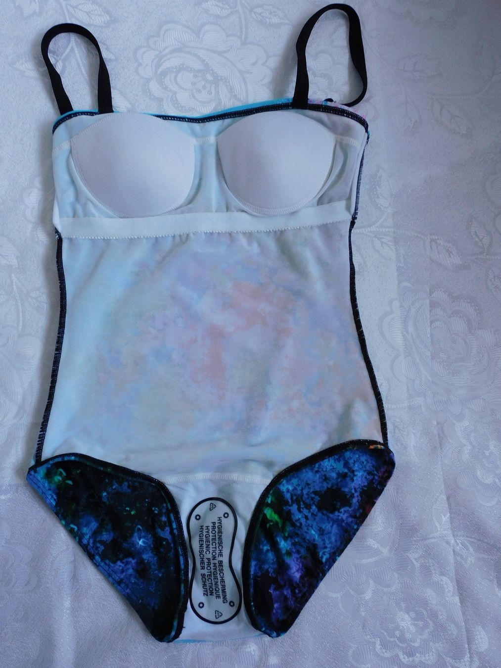 Badekleider & Bikinis: Originalverpackter Badeanzug von Simone, Gr. 36 C, bunt – Neu und originalverpackt aus Walzenhausen von INROK 2