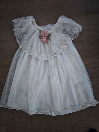Festliches Spitzenkleid für besondere Anlässe. Grösse 140cm.