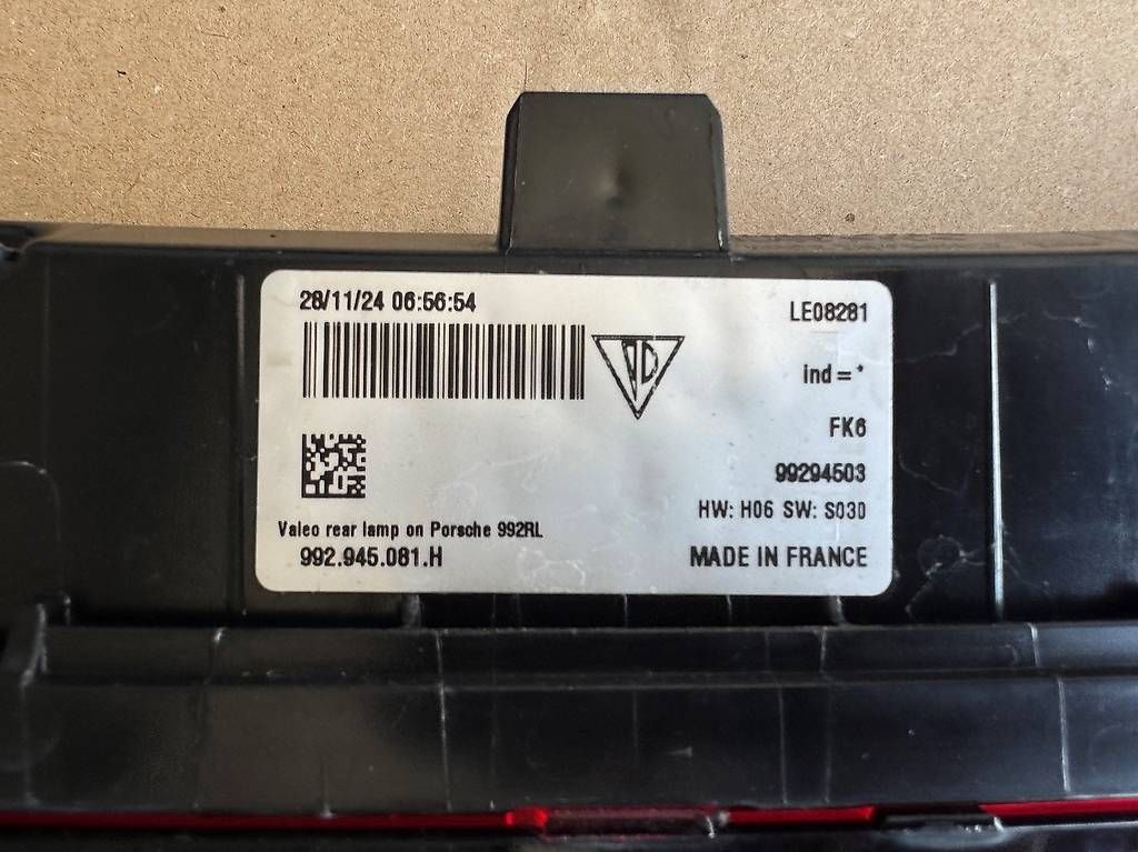 Porsche Fari: Porsche 992.2 rear light bar – Usato da Savosa venduto da ssch3 1