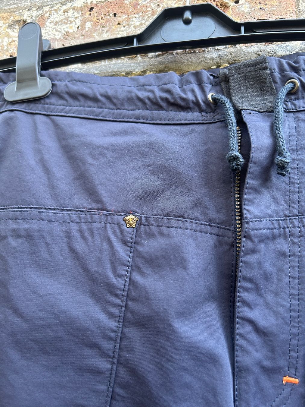 Versace Pantalons: Versace pants with refelective details – D'occasion à basel par wastedworld 2