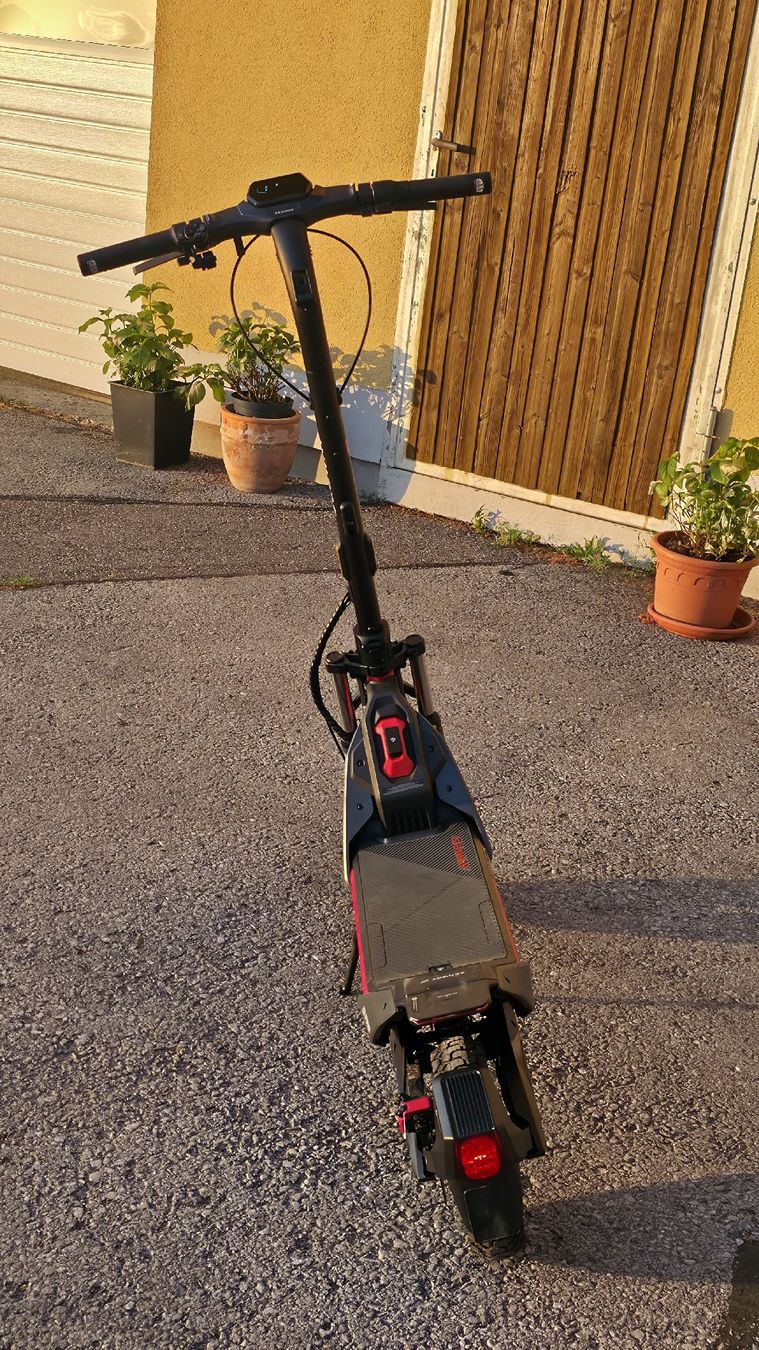 Scooters: Segway ZT 3 Pro neuwertig,  Lizenzcode 40kmh + Kettenschloss – Neu (gemäss Beschreibung) aus Aarau Rohr von der_saenn 1
