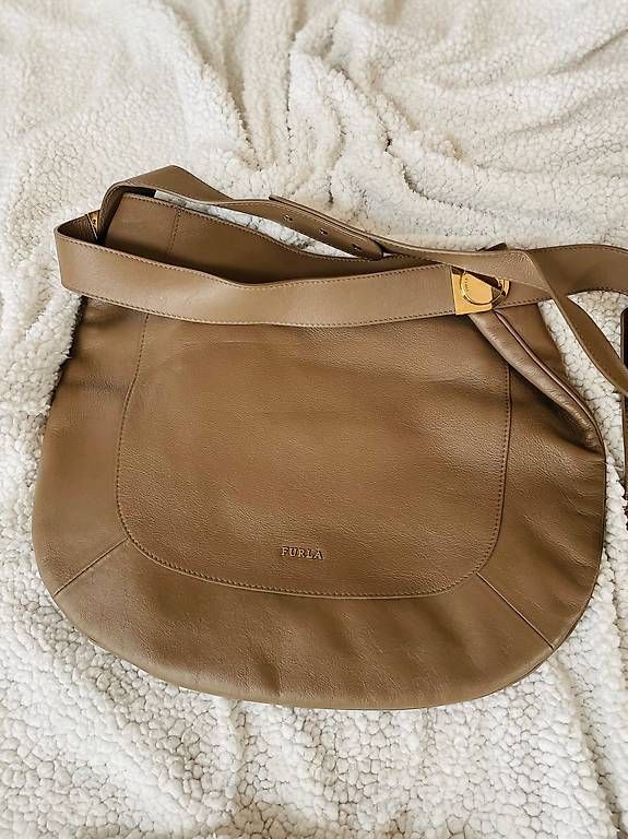 Sacs femmes: Sac Furla en cuir  – Neuf avec emballage d'origine à Châtel-St-Denis par jin_9ycy 1