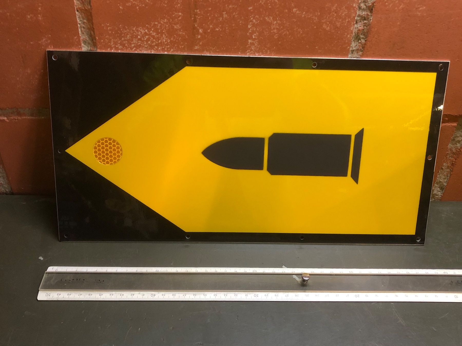 Schweizer Armee Insegne: Schweizer Armee Wegweiser Munition Jalon Militär Schild – Usato da Madiswil venduto da TEMISO